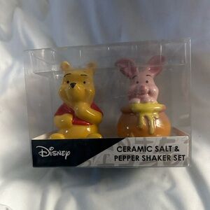 Disney Winnie the Pooh Ceramic Salt & Pepper Shaker Set - Yellow & Pink